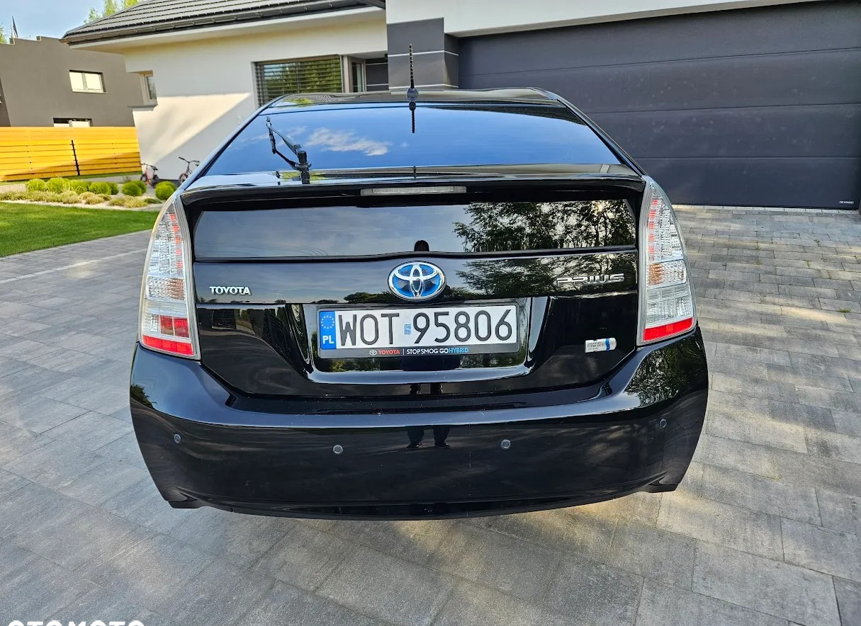 Toyota Prius cena 35800 przebieg: 340000, rok produkcji 2011 z Pionki małe 301